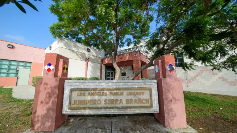 Vernon Branch - Los Angeles Public Library, photo 7