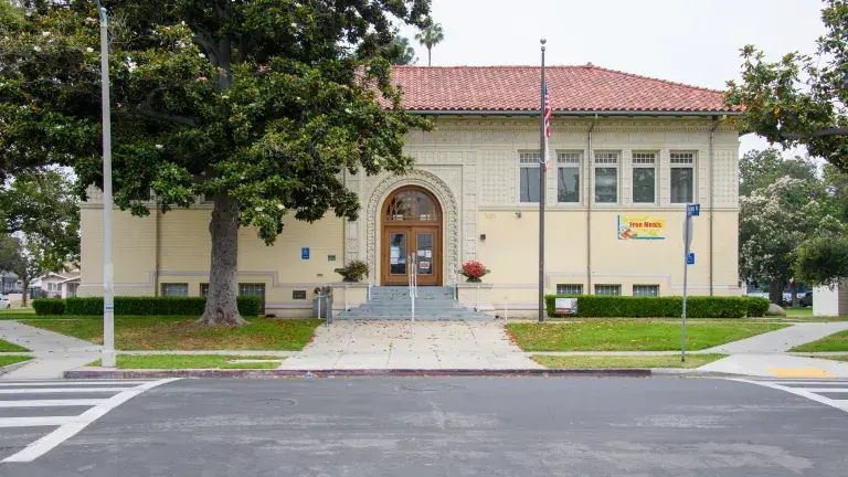 Vernon Branch - Los Angeles Public Library, photo 6